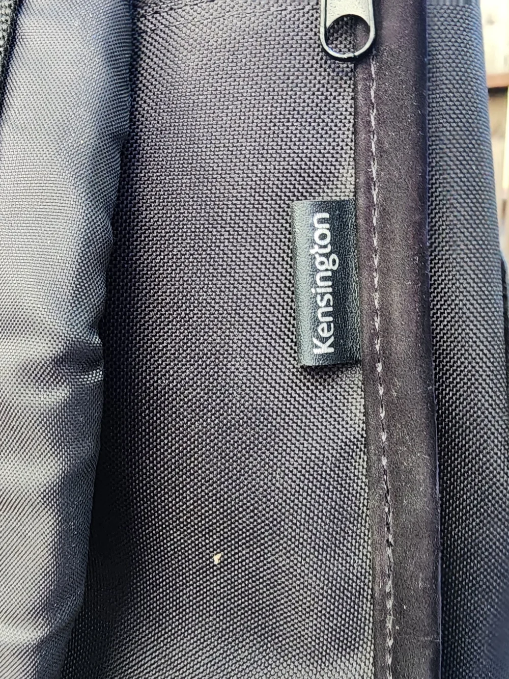 Kensington SaddleBag Hybrid Laptop Backpack Messenger Briefcase Bag Black
